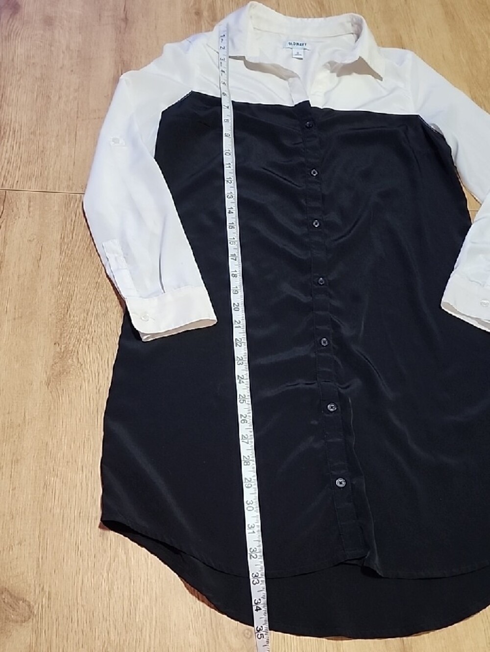Old Navy White Collared Shirt with Label Detail - Picture 3 of 5